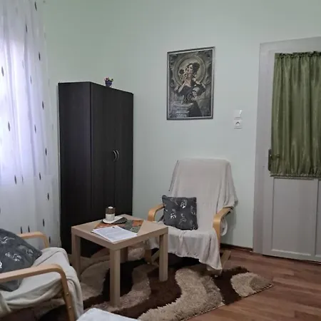 Manilla Vendeghaza